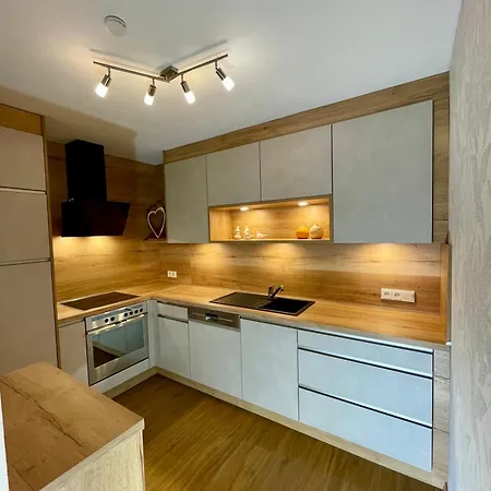 Astrid Schneeberger Apartament Fügen
